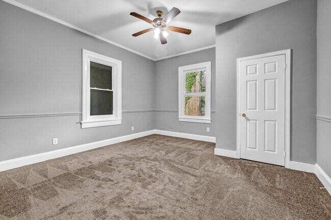 Photo - SPACIOUS 6 BEDS | 3 BATHS - IN THE HEART O...