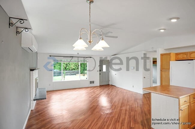 Photo - 5528 180th St SW