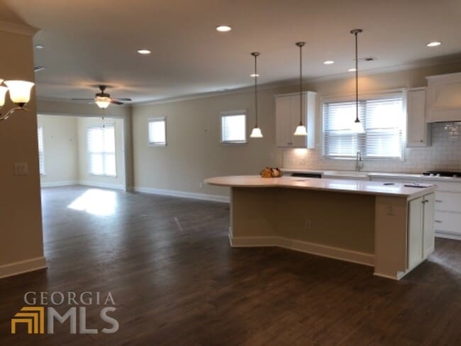 Photo - 128 Stamford Ave