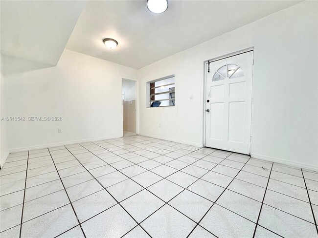 Photo - 12021 SW 191st St Unidad 2