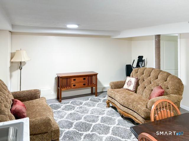 Photo - 961 N High St