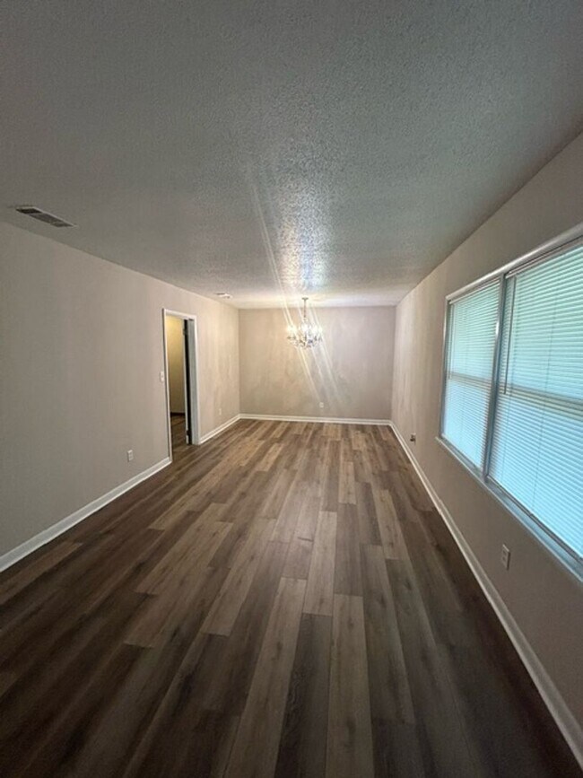 Photo - 306 Lanier Rd