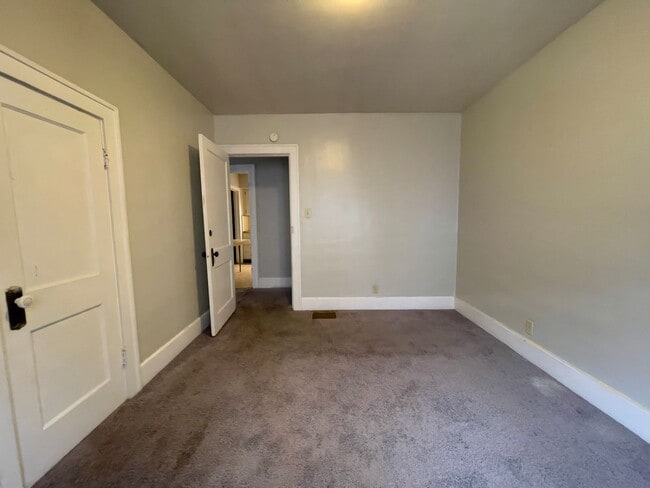 Photo - PRELEASING for AUGUST! Close to Campus