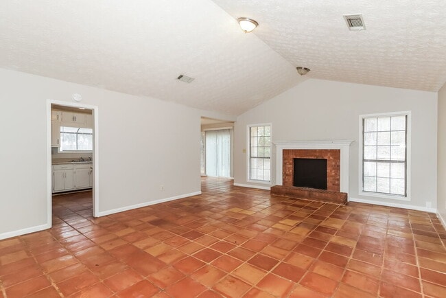 Photo - 202 Northbridge Dr