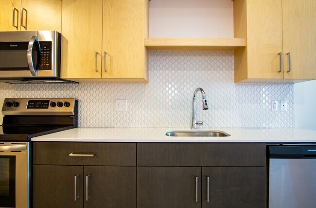 Photo - 6015 S Virginia Ave Unit 305