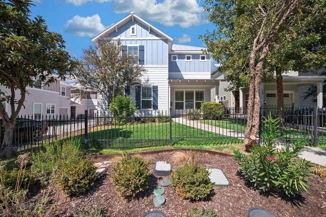 Building Photo - 223 Claremont Ave Unit 101