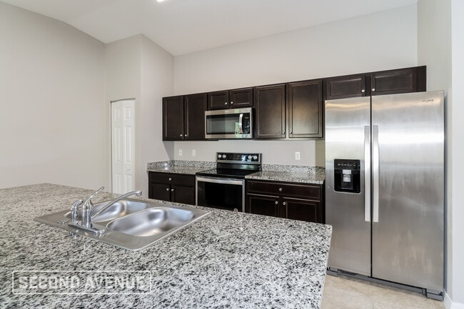 Photo - 594 Topeka Rd SW