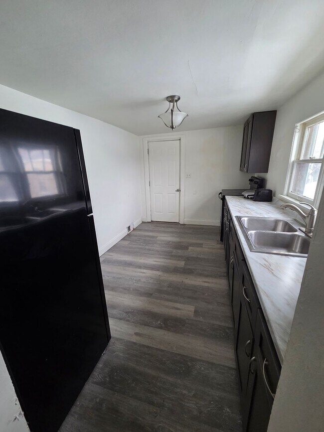 Photo - 219 Winneconne Ave Unit Upper