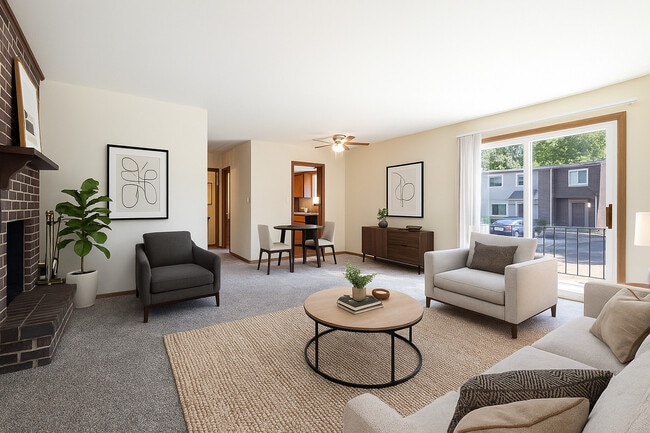 Photo - Fontainebleau Apartments