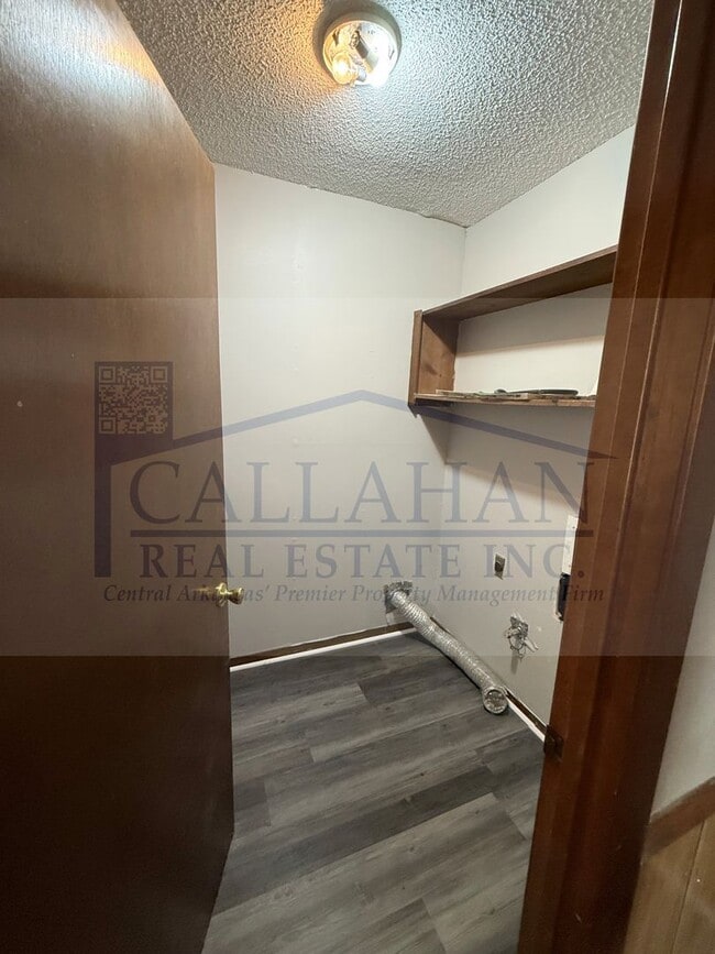 Photo - 8401 Woodview Dr N Unit B