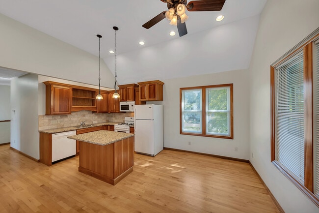 Granite countertops - 1715 Como Ave SE Unit 2