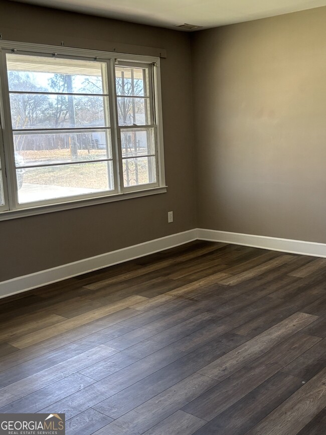 Photo - 631 Garden Ln