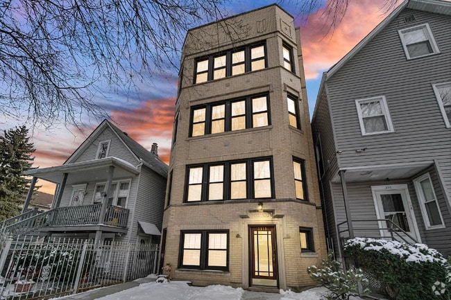 Building Photo - 3115 N St Louis Ave Unit 2 Rental