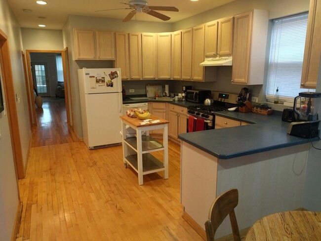 Photo - 5147 W Cullom Ave Unit 1