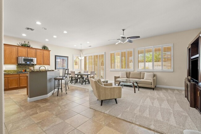 80592 Avenida Santa Eugenia