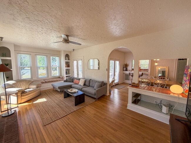 Photo - 15 NW 26th St