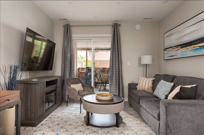 Building Photo - 1364 Queen St E Unit ID1227119P