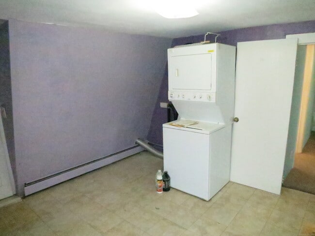 Photo - 159 S Main St