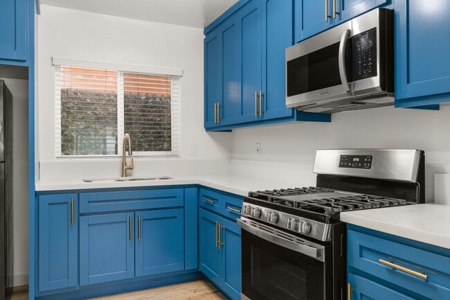 Photo - 1078 E 7th St Unidad 04