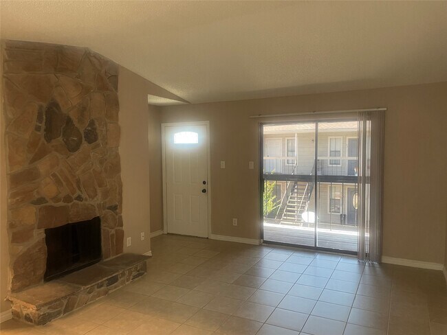Photo - 17331 Red Oak Dr Unit 48