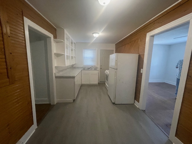 Photo - 1712 Hillview Dr