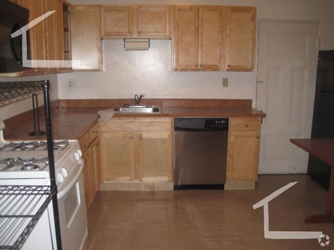 Building Photo - Central BU Location! Walk to School Centra... Rental