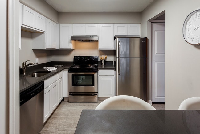 Renovated Kitchen - The Reserve of Southfield, Southfield MI - The Reserve of Southfield