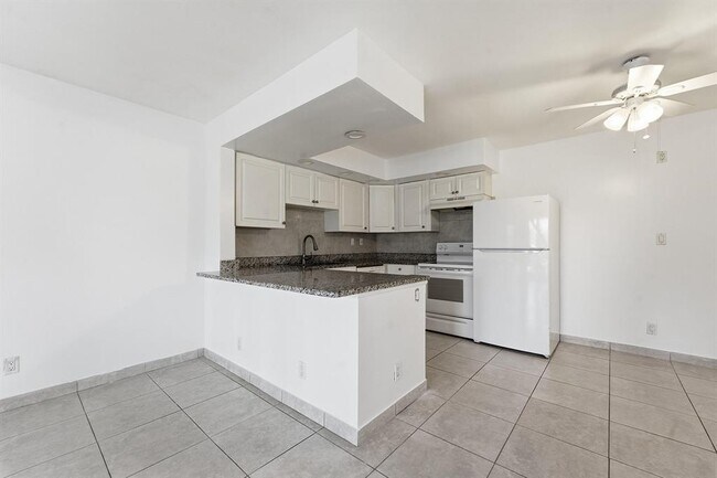 Photo - 2671 Riverside Dr