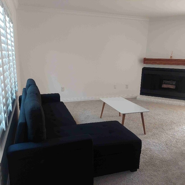 Building Photo - 5324 Garfield Ave Rental