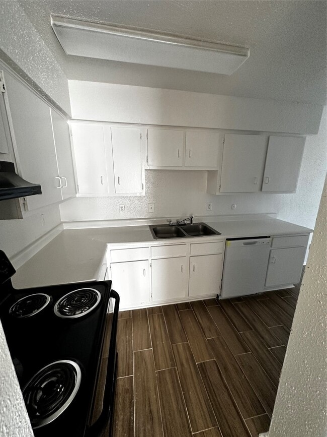 Photo - 5625 Antoine Dr Unidad 208