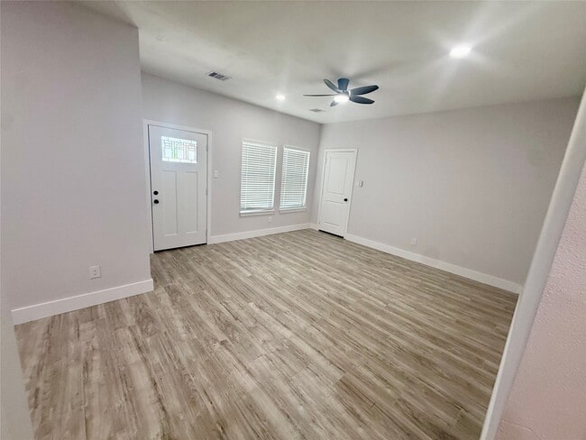 Photo - 9508 Quaker Ct