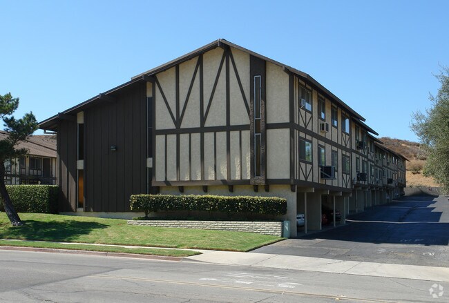 The Oaks Apartments - The Oaks Apartments