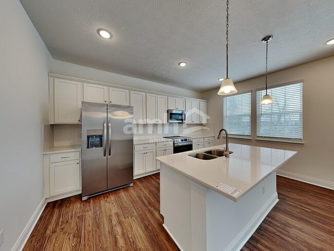 Photo - 886 Castor Dr