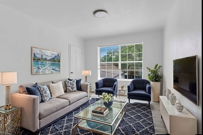 Building Photo - 1723 Oak Knoll Dr Unit #4