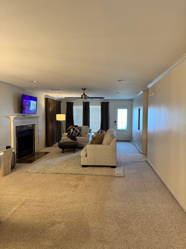Photo - 529 Versailles Blvd