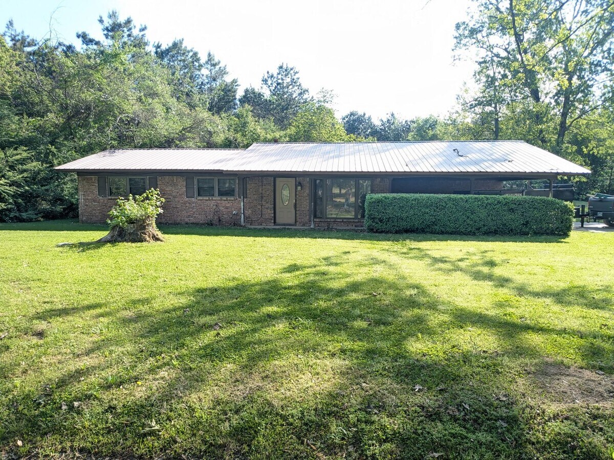 Coming Soon! Home in Hooks - Coming Soon! Home in Hooks