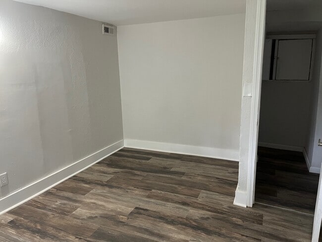 Photo - 635 N Moore Rd