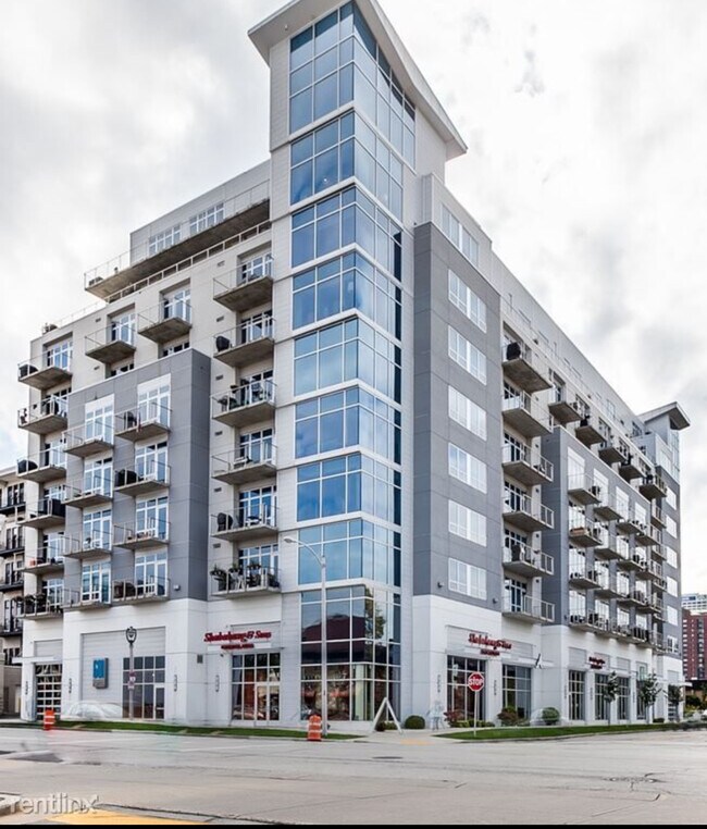 Photo - 601 E Ogden Ave Unit 405