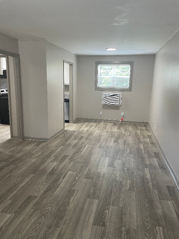 Building Photo - 1106 W 7th St Rental