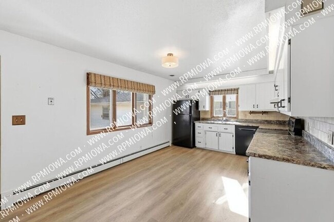 Photo - 402 S Clark Ave