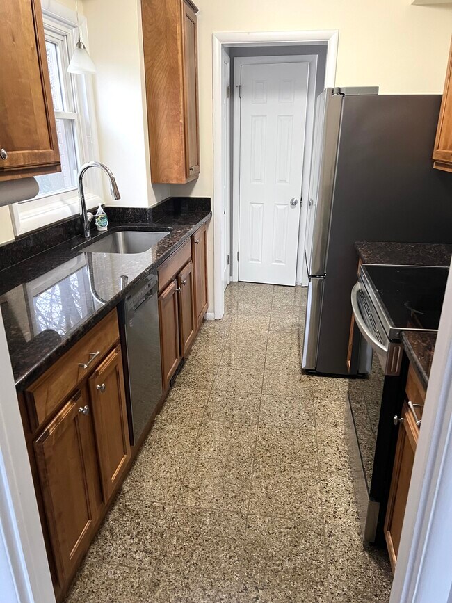 Photo - 556 Bloomfield Ct