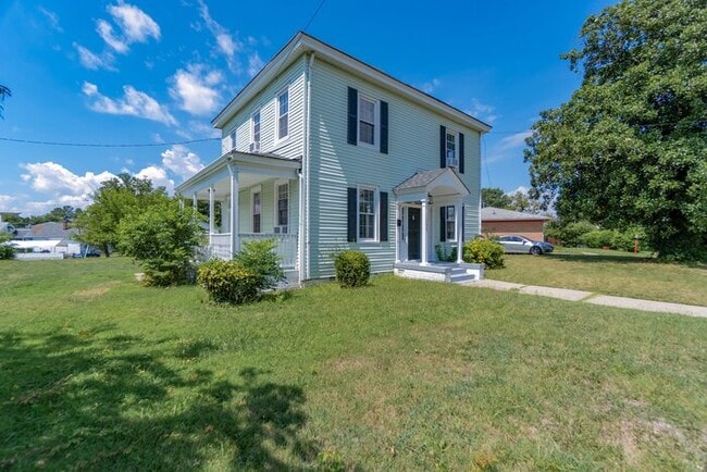 Photo - GORGEOUS COLONIAL HOME FOR RENT IN NEWPORT NEWS!!!