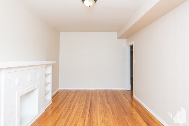 Building Photo - 3751 W Sunnyside Ave Unit 49-2