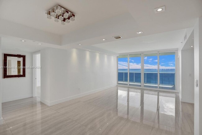 Photo - 19111 Collins Ave Condominio Unidad 1705