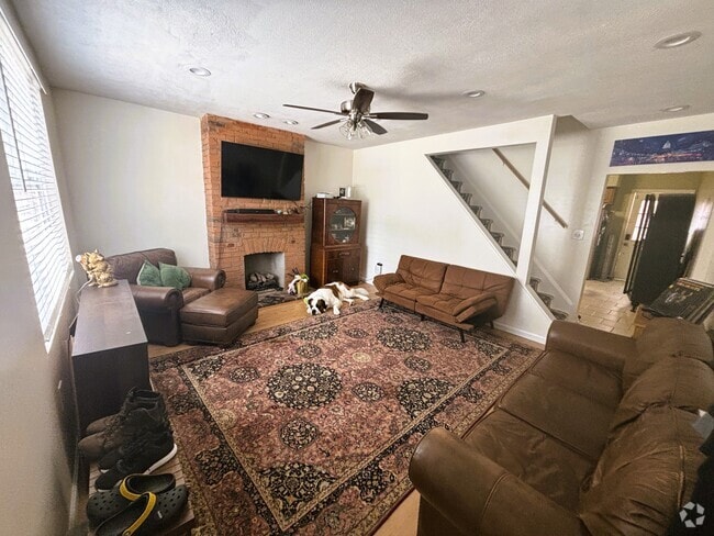 Building Photo - 162 39th St Rental
