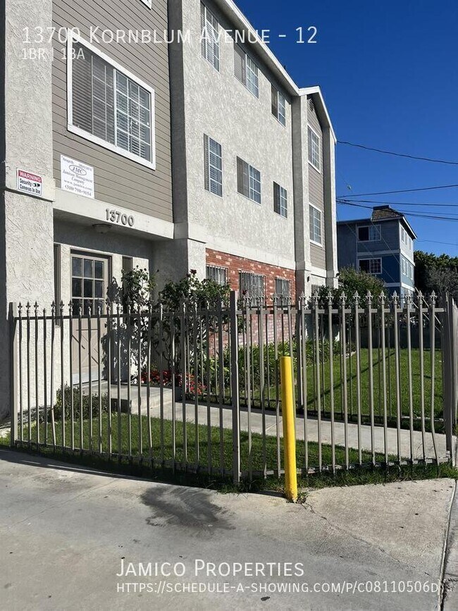 Building Photo - 13700 Kornblum Ave. Unit 12