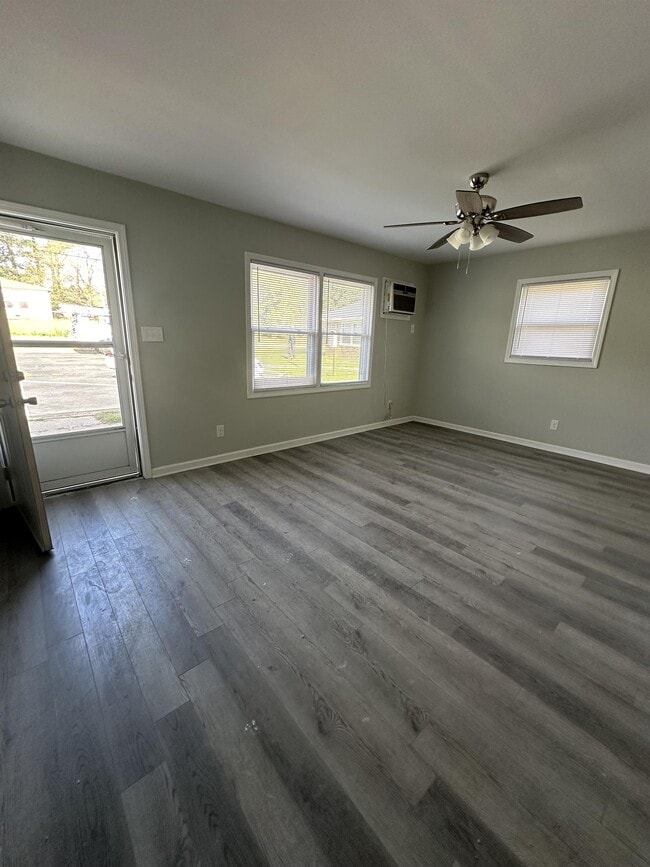 Photo - 1051 Rulnick St House