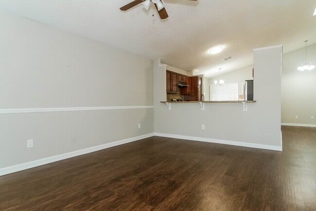 Photo - 2127 Newt St