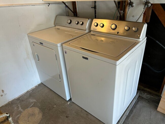 Photo - Beautiful 3 Bedroom 2 Bath Home, Private Yard, 2 car attached garage