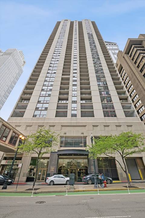 Building Photo - 200 N Dearborn St Unit 1503